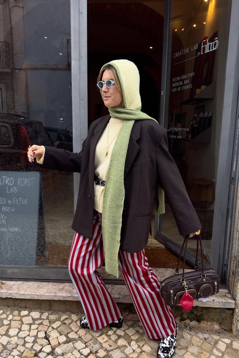 Cagoule, Écharpe Verte Et Beurre