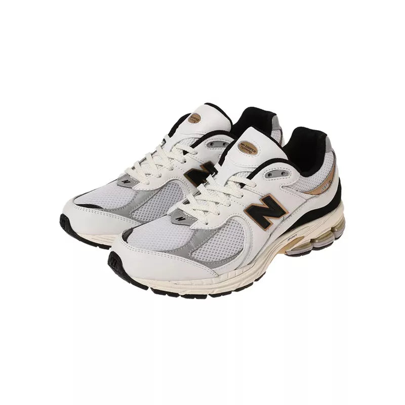 Zapatillas M2002 - Blanco/Negro/Oro