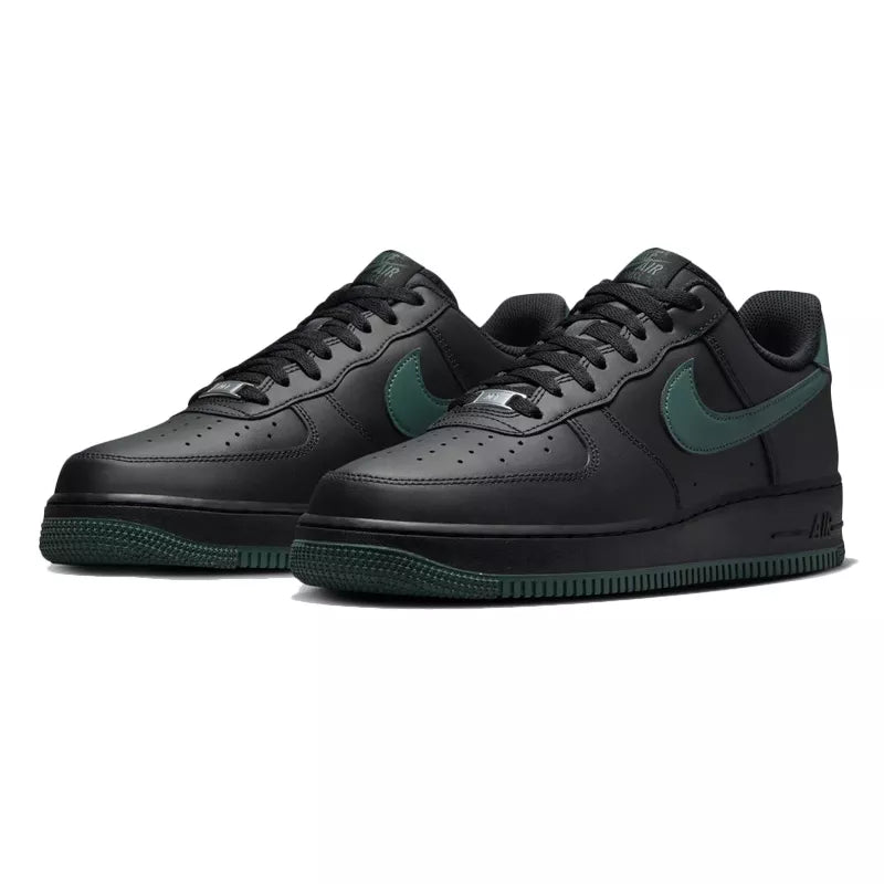 Baskets Nike Air Force 1 07 - Noir Et Gris
