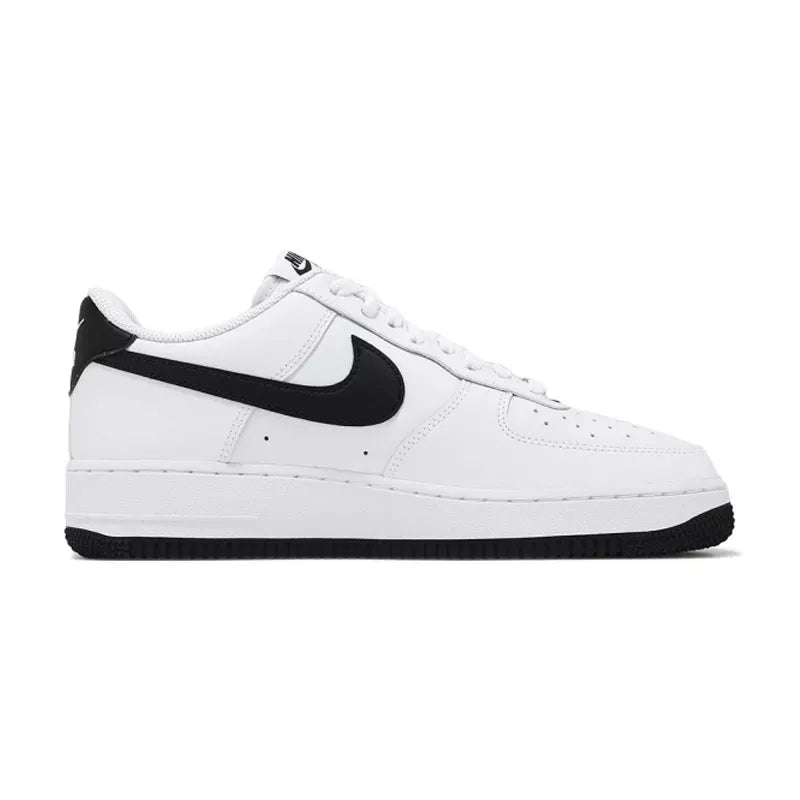Nike Air Force 1 07 Sneakers - White/Black