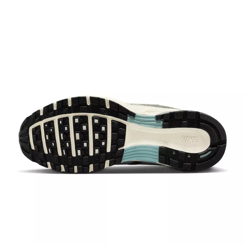 Baskets Nike P-6000 - Gris Et Blanc