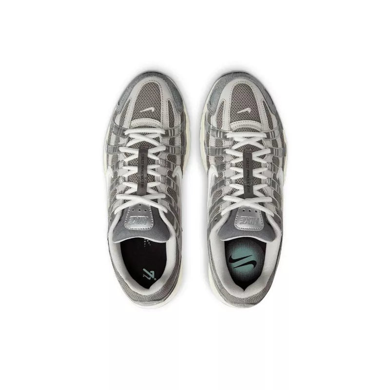 Baskets Nike P-6000 - Gris Et Blanc