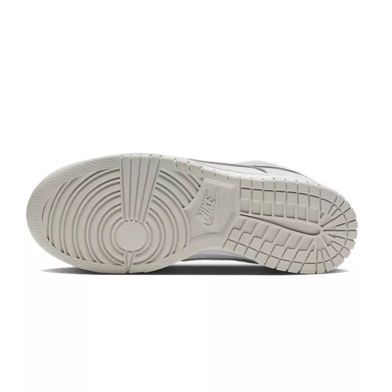 Zapatillas Nike W Dunk Lo Next Nature - Gris y Blanco
