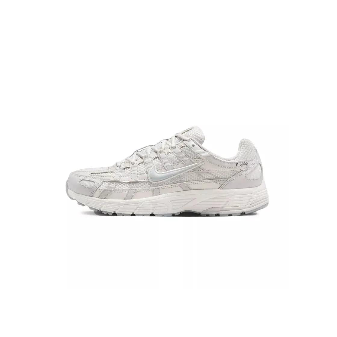 Baskets Nike Wms P-6000 Se - Beige, Blanc, Gris.