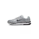 Baskets Nike Wms P-6000 - Gris Et Blanc