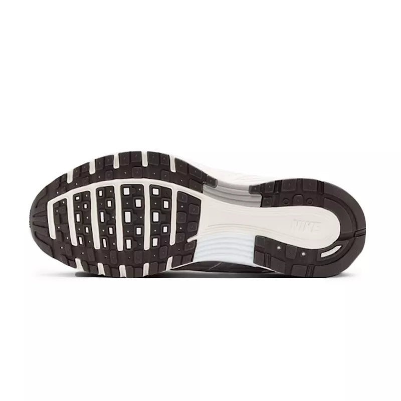 Baskets Nike Wms P-6000 - Blanc/Argent/Gris