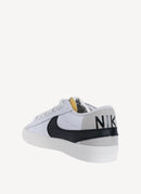 Nike - Baskets Blazer Low '77 Jumbo - White White Sail Black - Homme