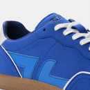 Zapatillas Delta Cobalt blue, haz zoom en el vibrante tono cobalto y los materiales reciclados.