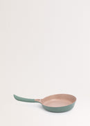 Batería de cocina 3 sartenes PAN STUDIO, 2 cazuelas POT STUDIO y kit de utensilios KITCHENWARE STUDIO - Verde Salvia