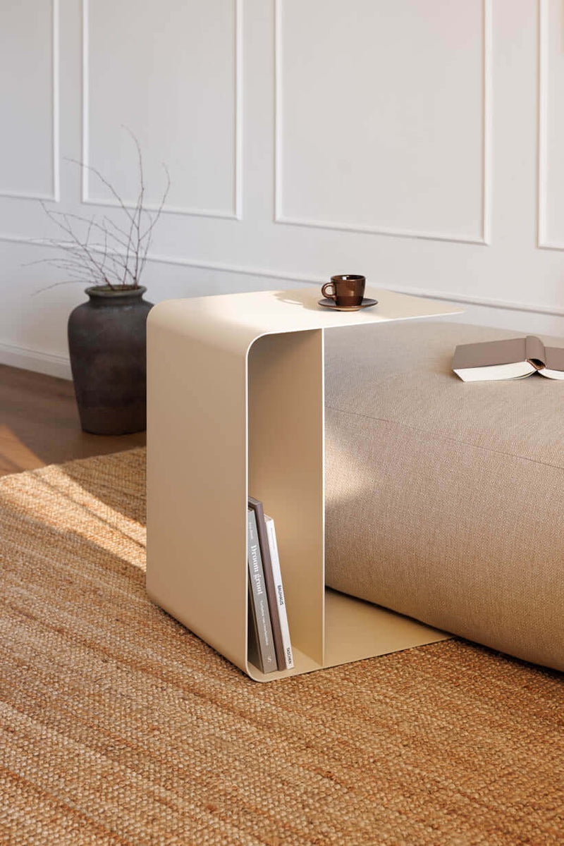 Beistelltisch COSMO aus pulverbeschichtetem Metall, moderno y minimalista, ideal para Wohnzimmer o Laptoptisch.