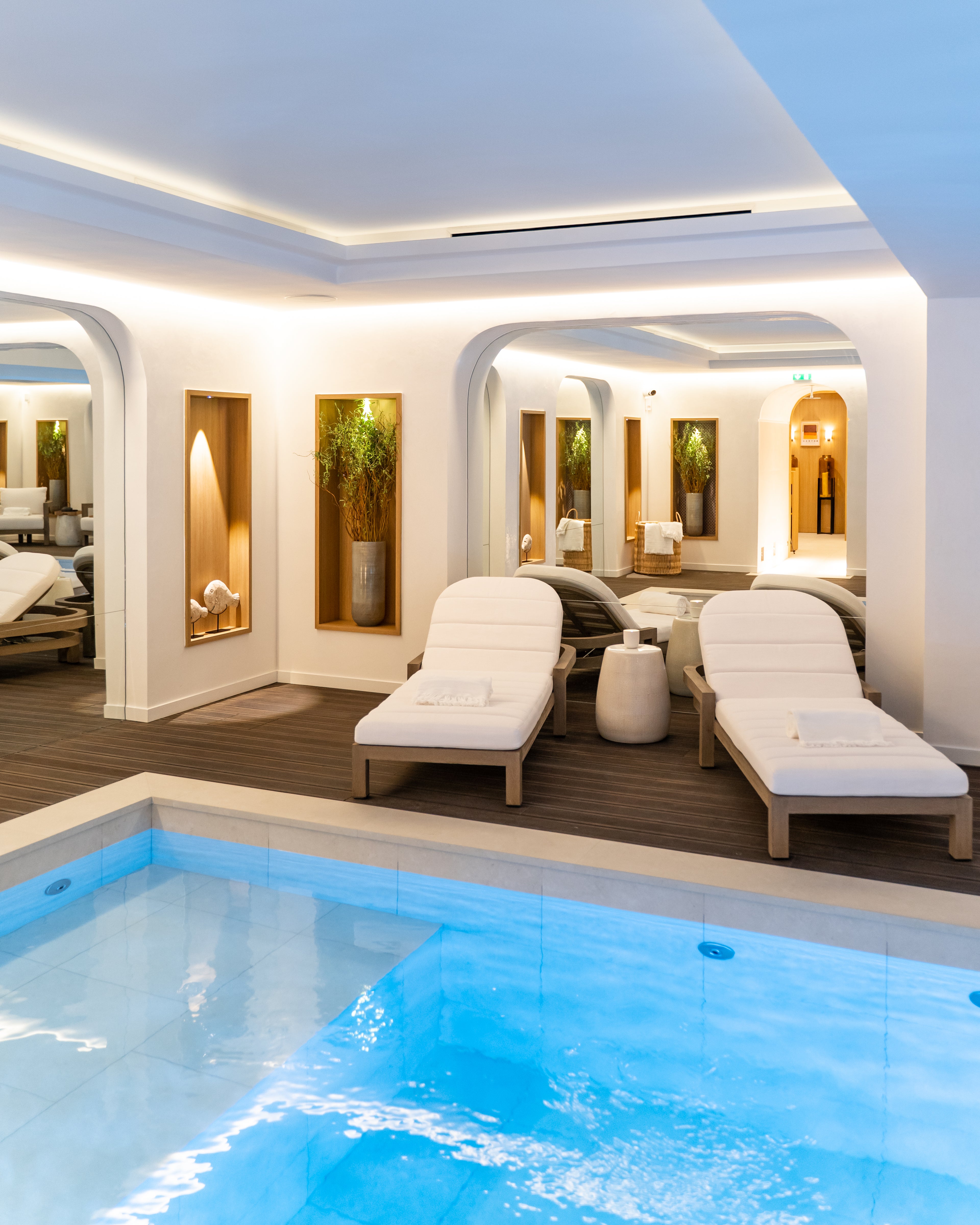 Spa Black Door Paris 8 - Rituel Glow & Relax 3H : Massage Signature 1H,  Soin Du Visage Bioeffect 1H et Accès au Spa 1H (1 Personne)