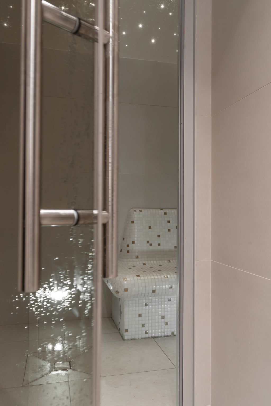 Spa Black Door Paris 8 - Massage Au Choix 1H et Accès Au Spa 1H (1 Personne)
