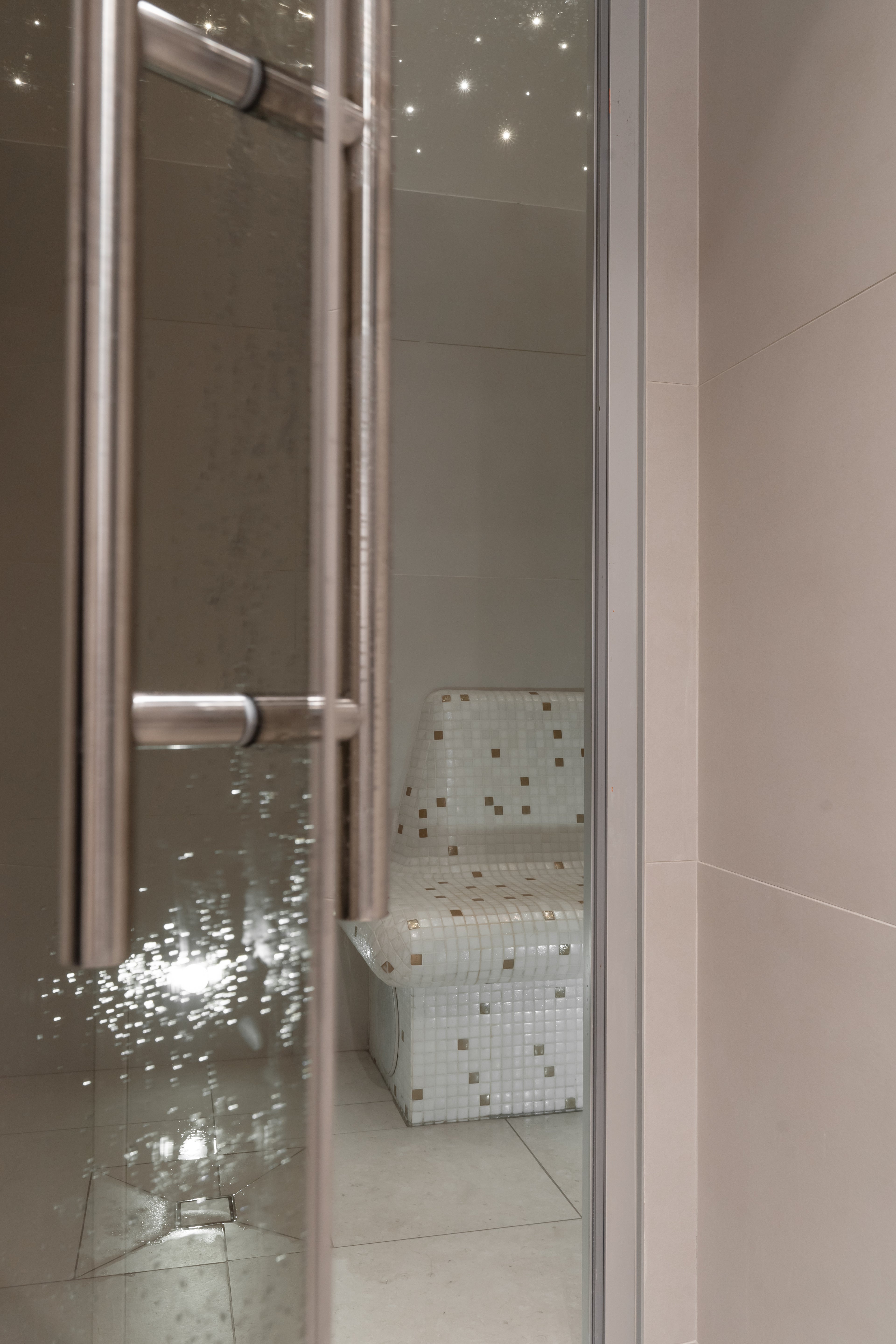 Spa Black Door Paris 8 - Rituel Glow & Relax 3H : Massage Signature 1H,  Soin Du Visage Bioeffect 1H et Accès au Spa 1H (1 Personne)