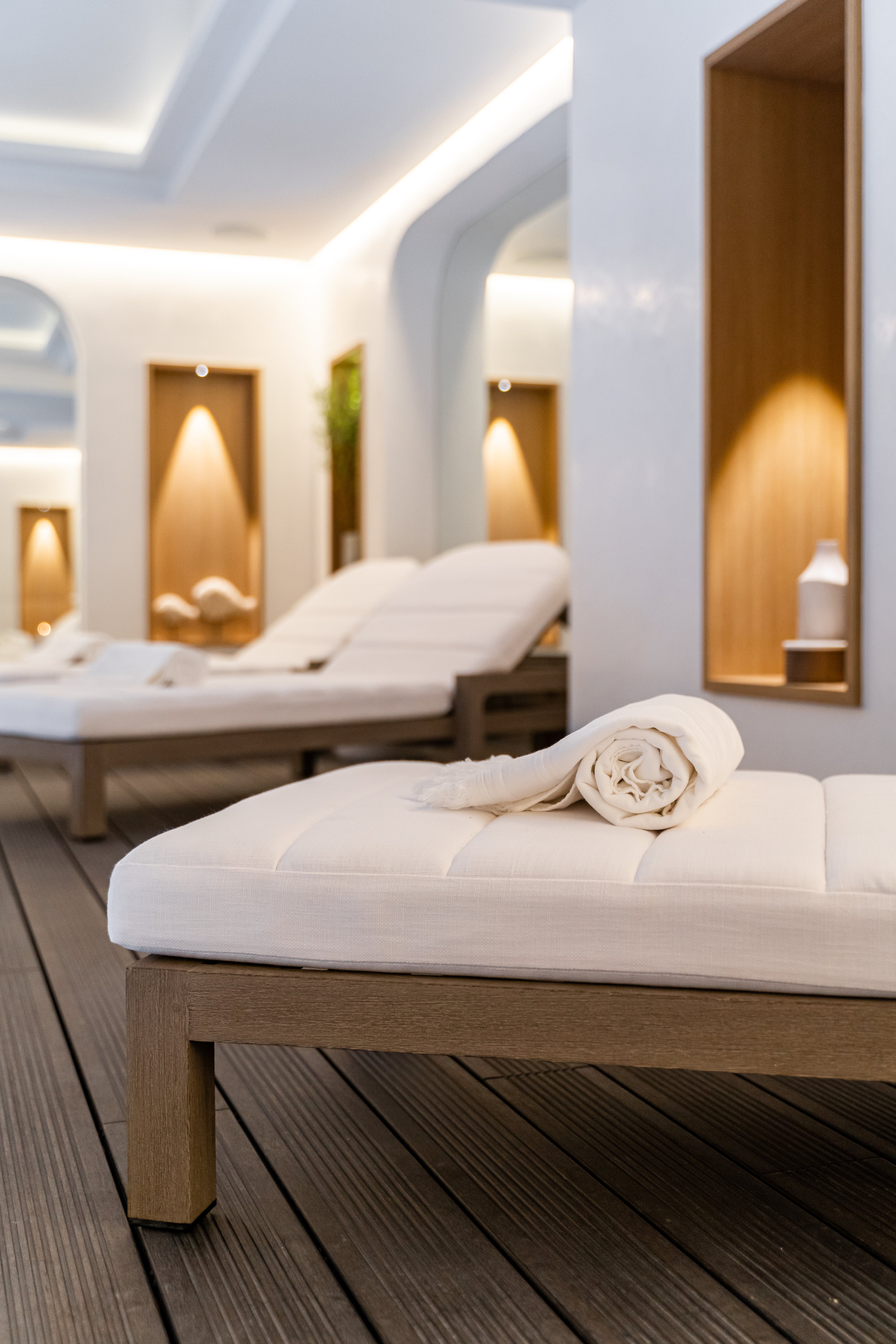 Spa Black Door Paris 8 - Rituel Glow & Relax 3H : Massage Signature 1H,  Soin Du Visage Bioeffect 1H et Accès au Spa 1H (1 Personne)