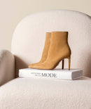 s/files/1/0898/2354/3633/files/bottines-daisya-lune.jpg_v_52265203588120-7_ba5ea210-02ce-40f9-88f0-4599a43f74f8.jpg?v=1745520545