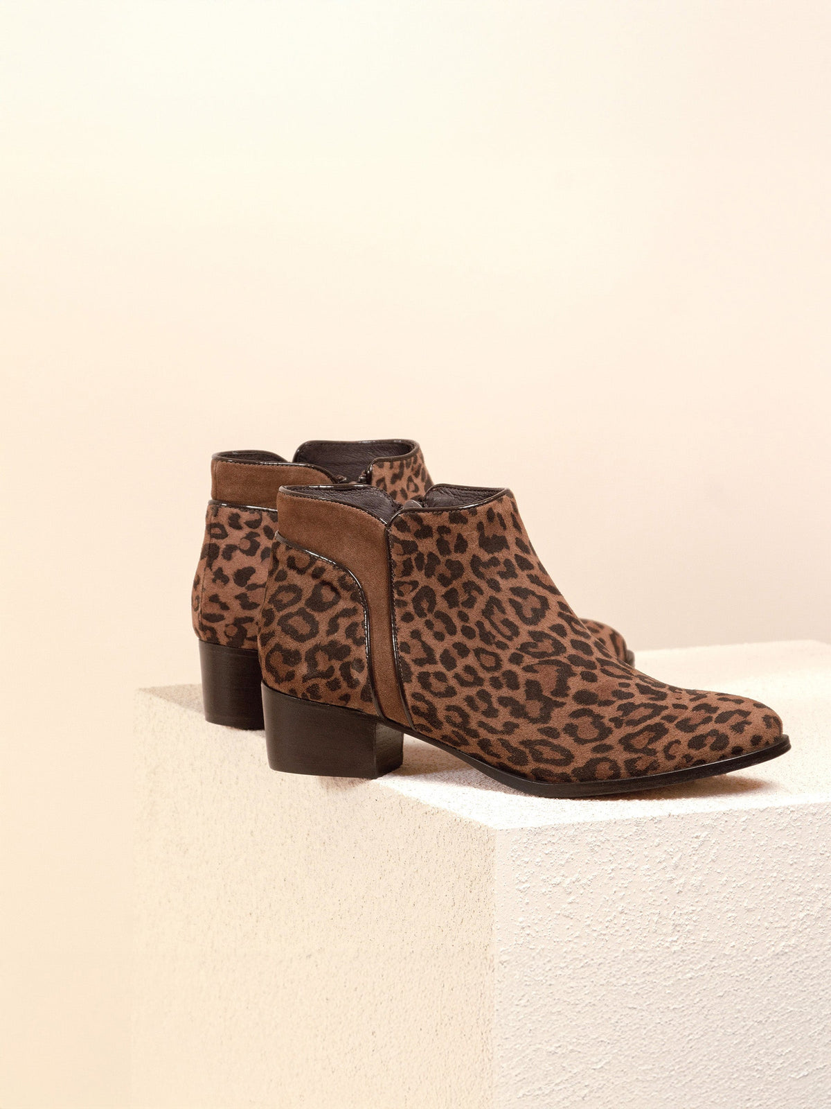 Bottines Moyen Talon Cuir Daim Léopard - Femme