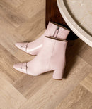 s/files/1/0898/2354/3633/files/bottines-nina-quartz-rose.jpg_v_56197363719192-2_b29e4c6c-05e2-4bf6-b2a9-0c82c3ce8990.jpg?v=1745541175