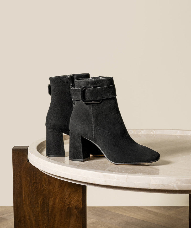 s/files/1/0898/2354/3633/files/bottines-sandra-noir.jpg_v_568527216385-2_4373b323-8bfa-48de-bb87-8cdb5fcb173e.jpg?v=1745543639