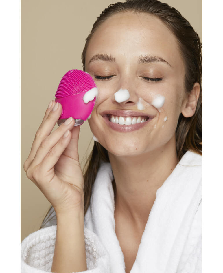 Cepillo facial eléctrico de silicona