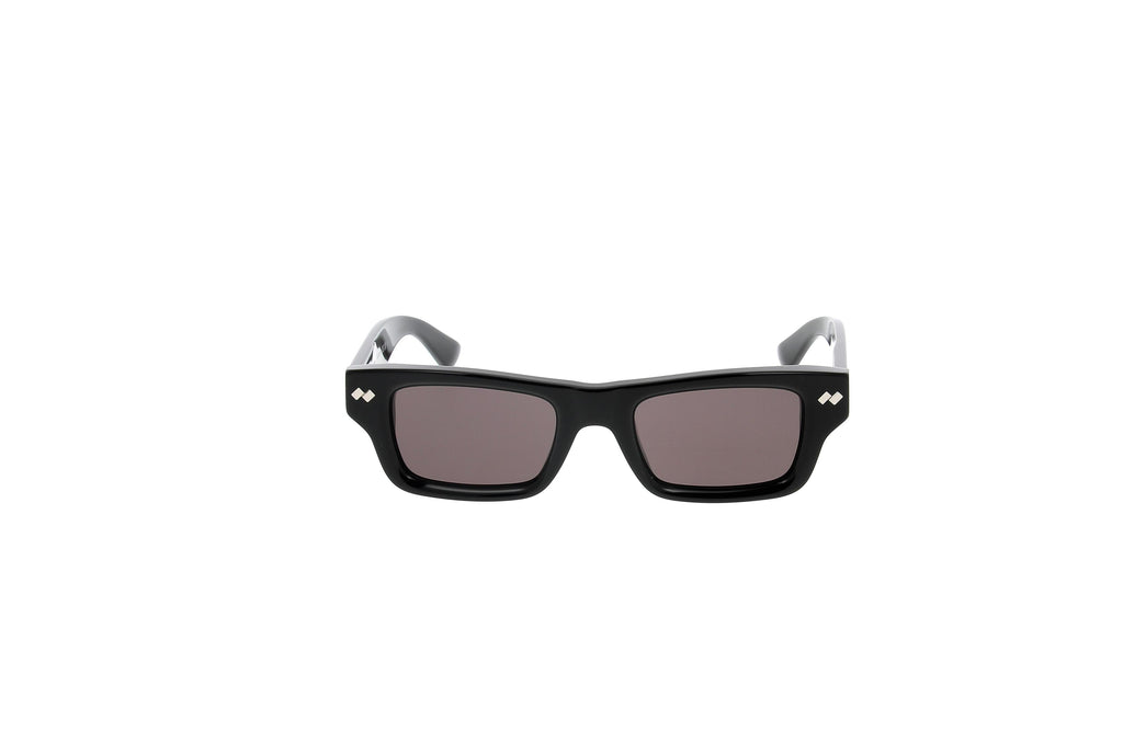 Luxury Eyewear – Okulary Przeciwsłoneczne - Bottega Veneta, czarne okulary przeciwsłoneczne z szarymi przyciemnianymi soczewkami, widok z przodu