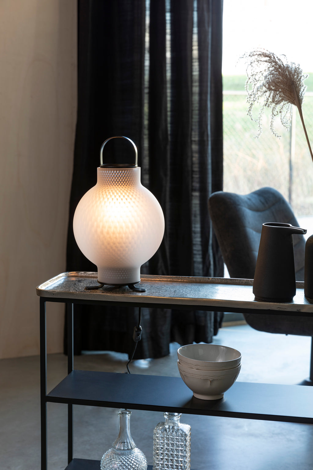 Nomad - Table Lamp - Iron - White/Black