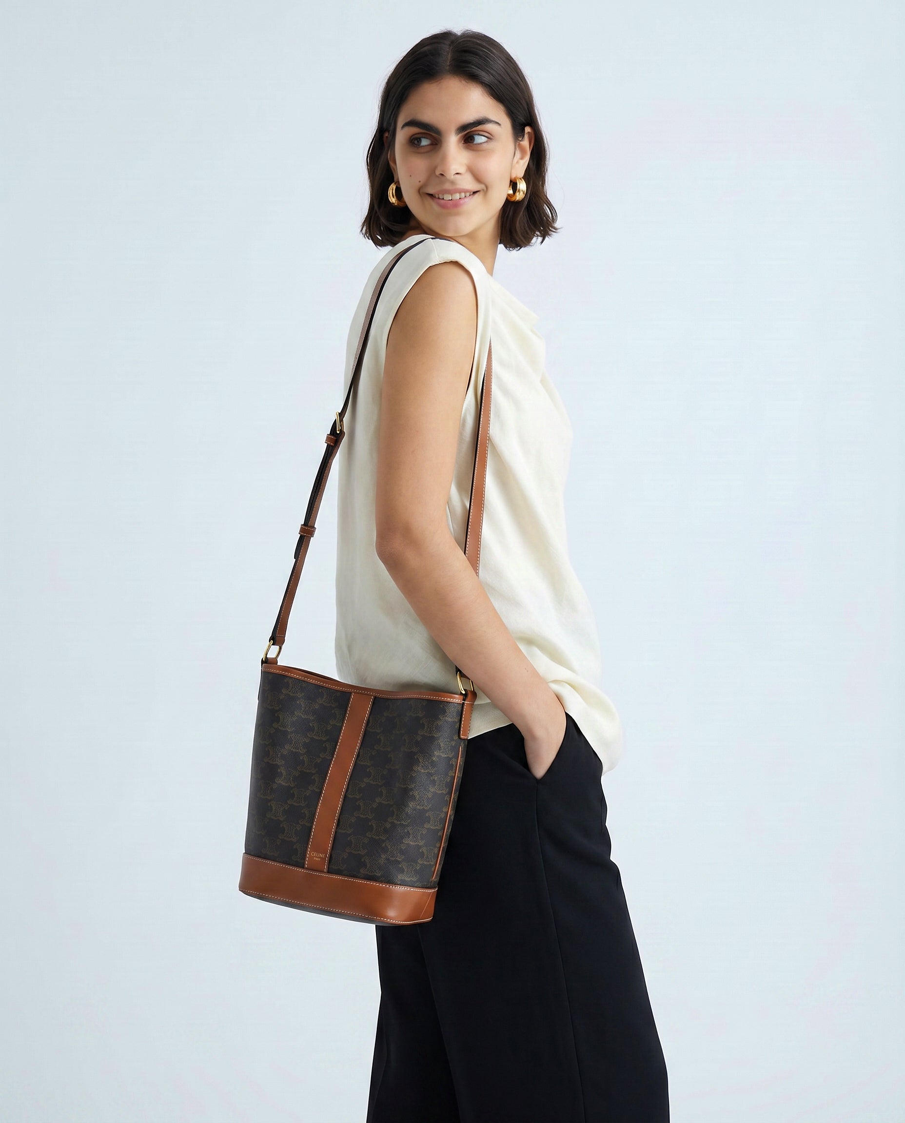 Céline Bucket Triomphe