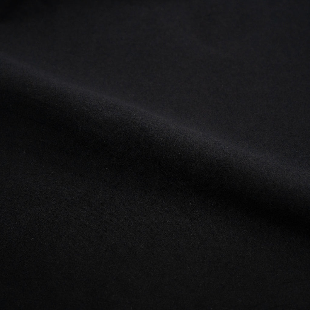Coccinelle - Silla de terciopelo negro y madera de nogal