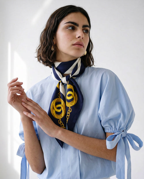 Bufanda cuadrada de seda Chanel