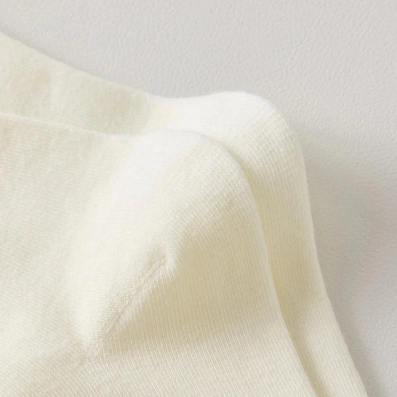 Chaussette femme crème vendue à l’unité avec broderie chien ou chat. Maille douce, bord roulotté et taille unique 35-41. Confort et fantaisie garantis.