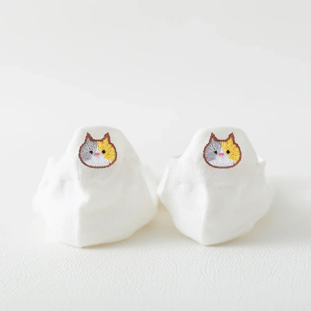 Chaussettes blanches en coton à languette chat pour femme | Chaussettes confortables et élégantes | Idéales pour le quotidien ou les occasions spéciales | Disponibles en plusieurs couleurs et tailles