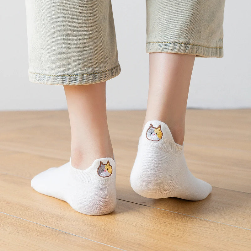Chaussettes blanches en coton à languette chat pour femme | Chaussettes confortables et élégantes | Idéales pour le quotidien ou les occasions spéciales | Disponibles en plusieurs couleurs et tailles