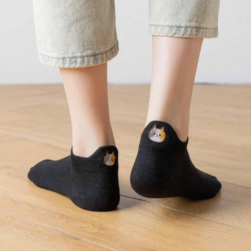 Chaussettes noires en coton à languette chat pour femme | Chaussettes confortables et élégantes | Idéales pour le quotidien ou les occasions spéciales | Disponibles en plusieurs couleurs et tailles