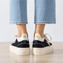 Chaussettes languette, motif couronne brodé au fil doré sur la languette, disponible en noir, rose, bleu, beige et blanc