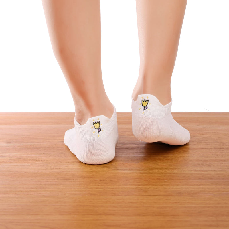 Chaussettes basses blanche femme à languette avec broderie fleur