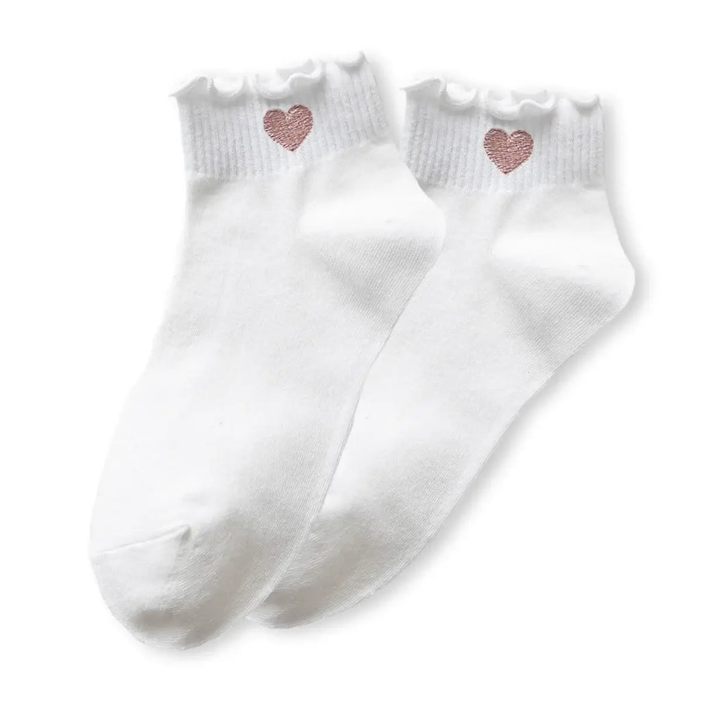 Chaussette courte unie avec cœur brodé et finition dentelle