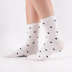 Chaussettes en coton à motif cœur pour femmes | Chaussettes douces et confortables | Fabriquées à partir de matériaux de haute qualité | Un cadeau parfait pour les femmes de tous âges | Disponibles en différentes couleurs