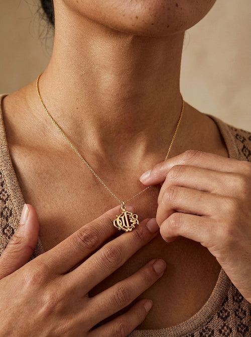 Christian Dior Collier Vintage 1980S – Pendentif Lettres Gothiques