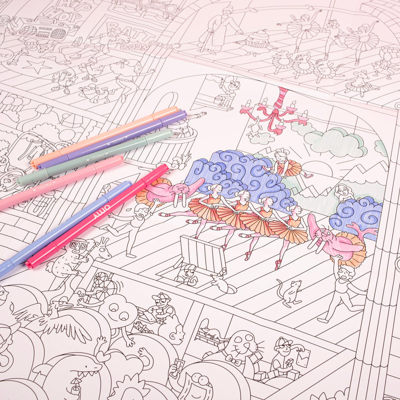 Détail du poster Dance avec crayons de couleur posés sur les illustrations
