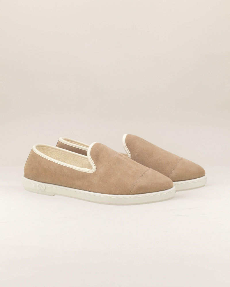 Zapatilla de mujer de piel color topo Angarde packshot perfil