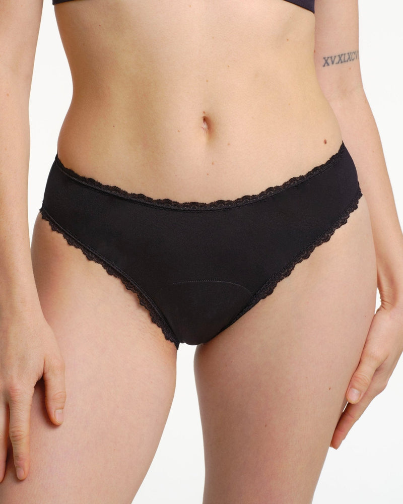 Culotte menstruelle noire en dentelle