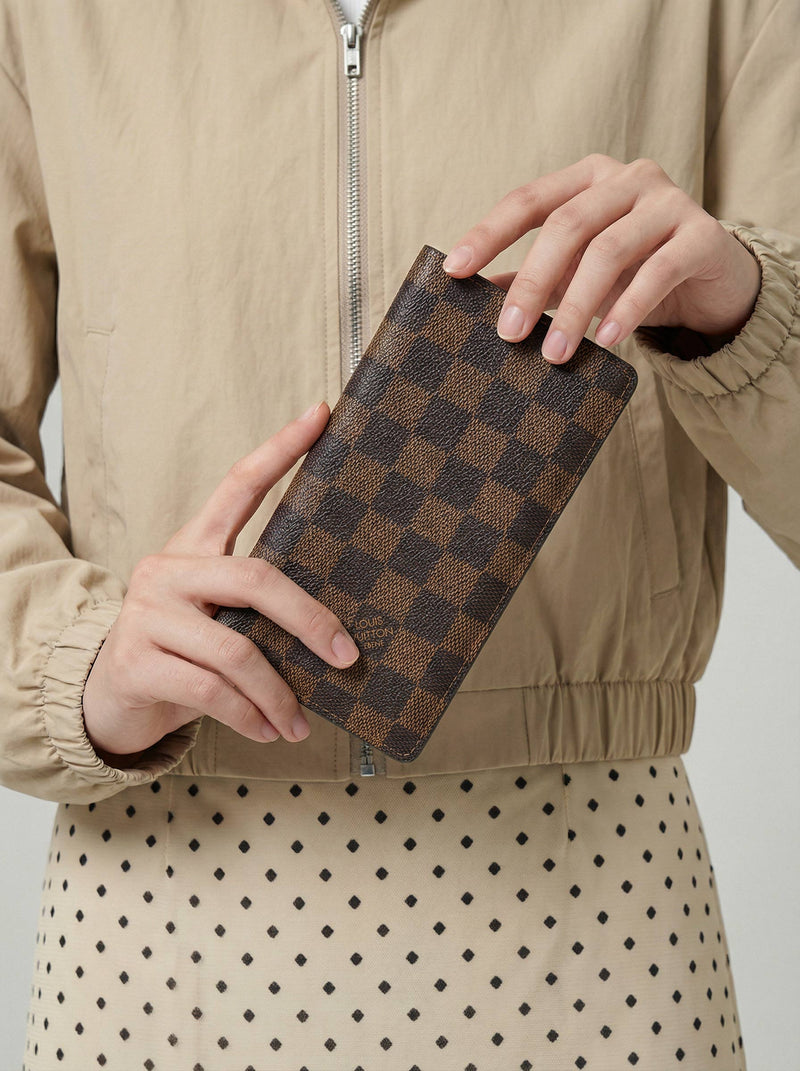Cartera Louis Vuitton de lona revestida Damier Ebene
