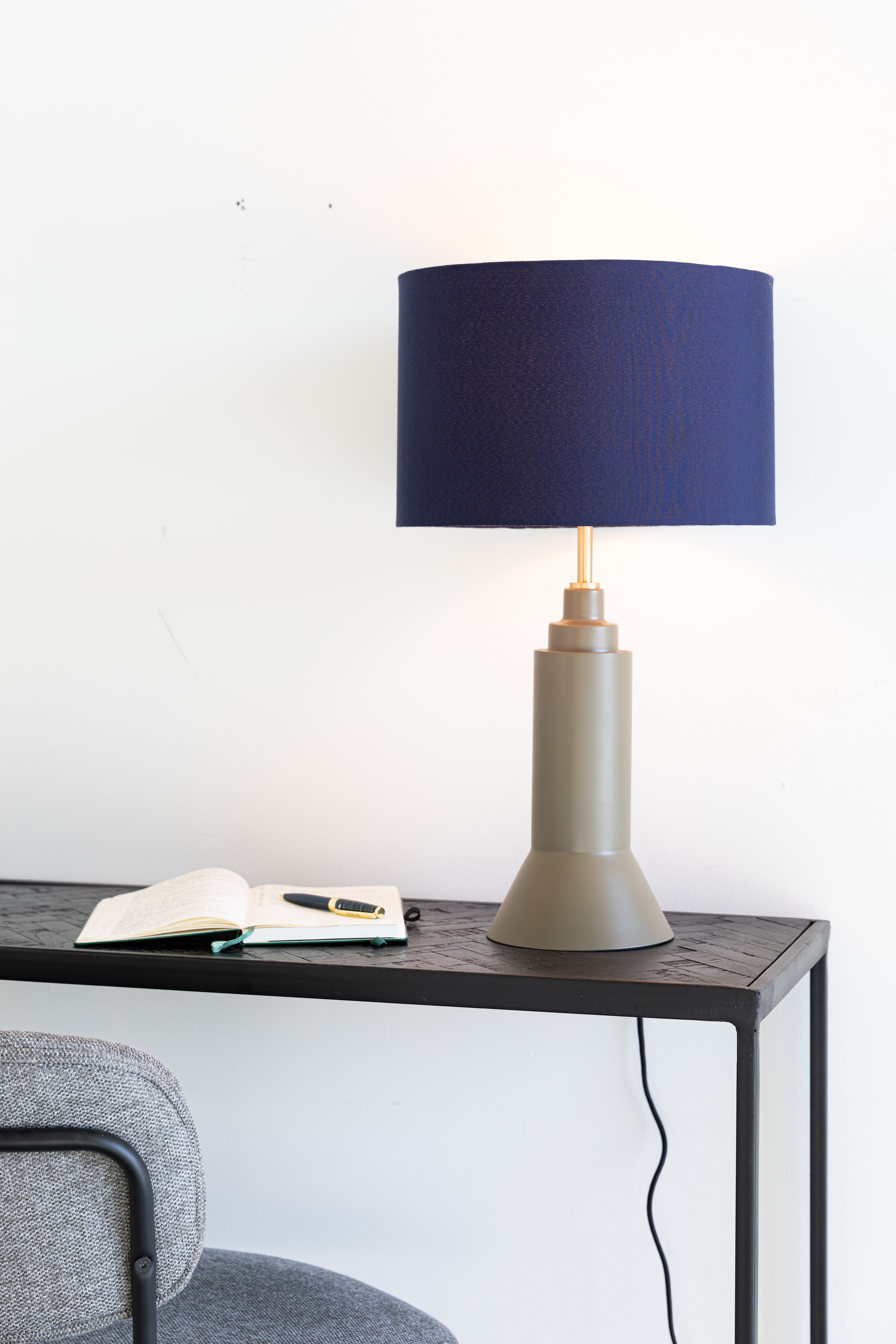 Kaja - Table Lamp - Iron - Dark Blue