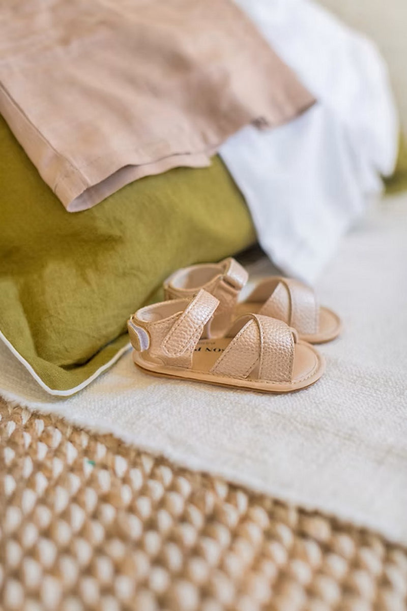 Sandals - Grained Leather - Gold