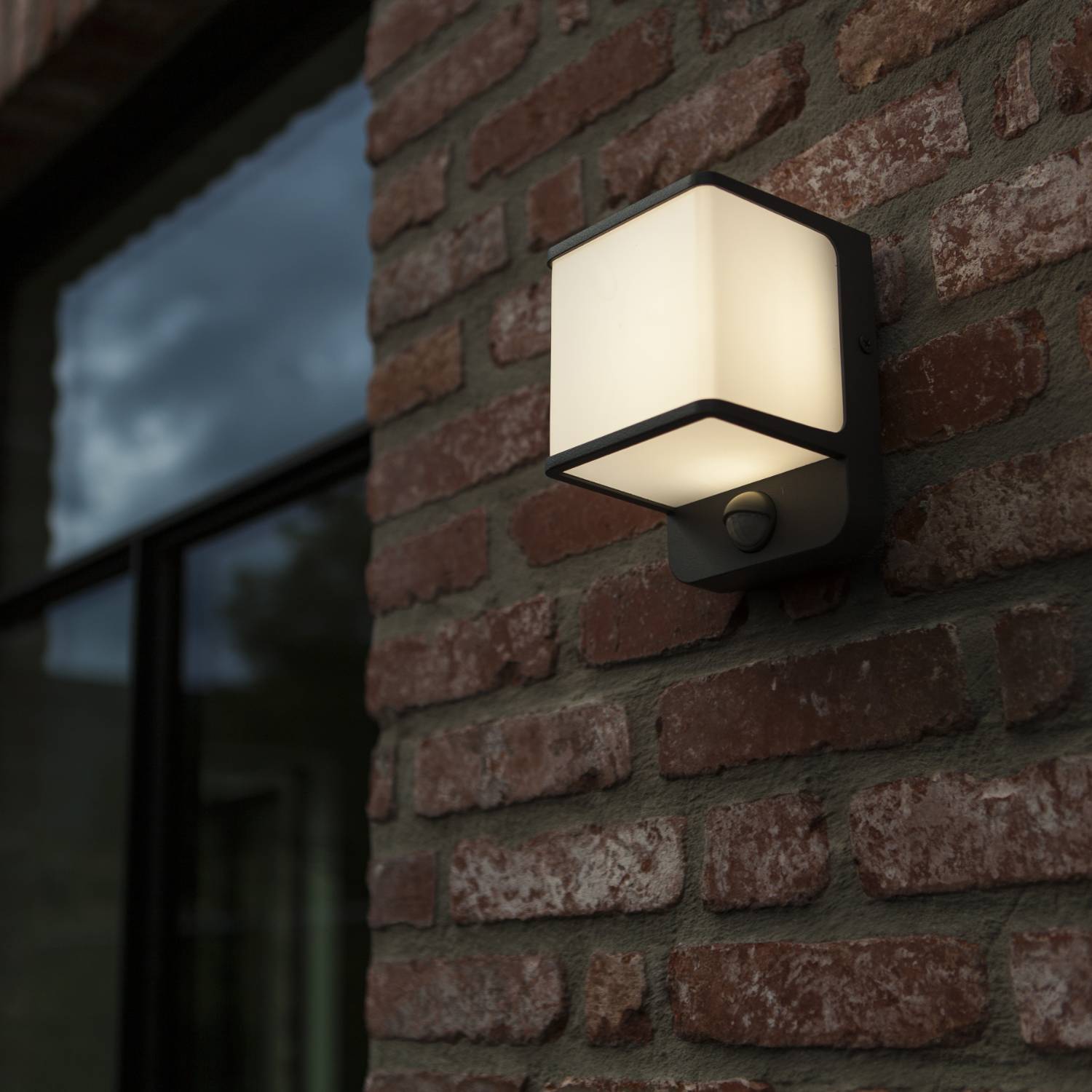 Doblo - Mains-Powered Wall Light - Aluminium - Dark Grey