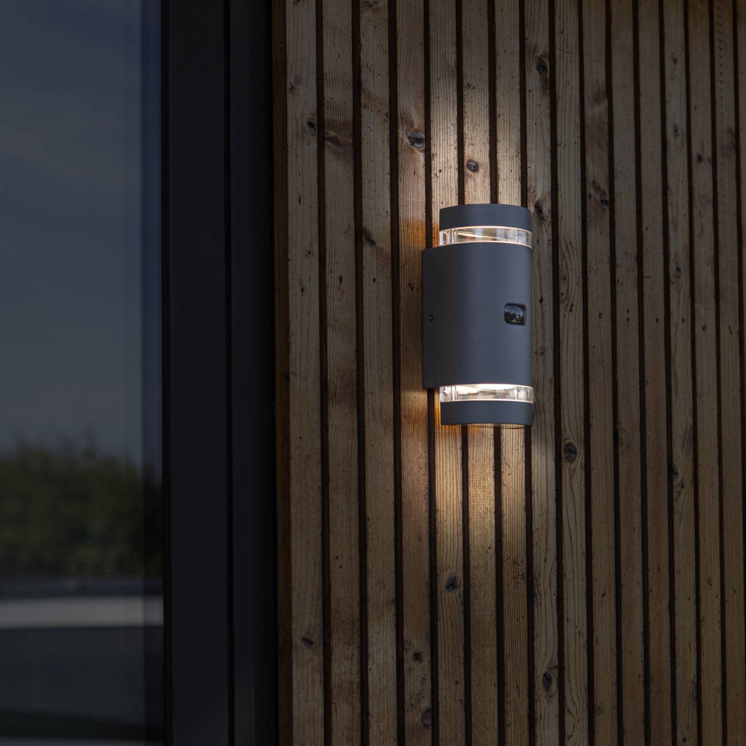 Focus Sensor - Mains-Powered Wall Light - Aluminium - Dark Grey