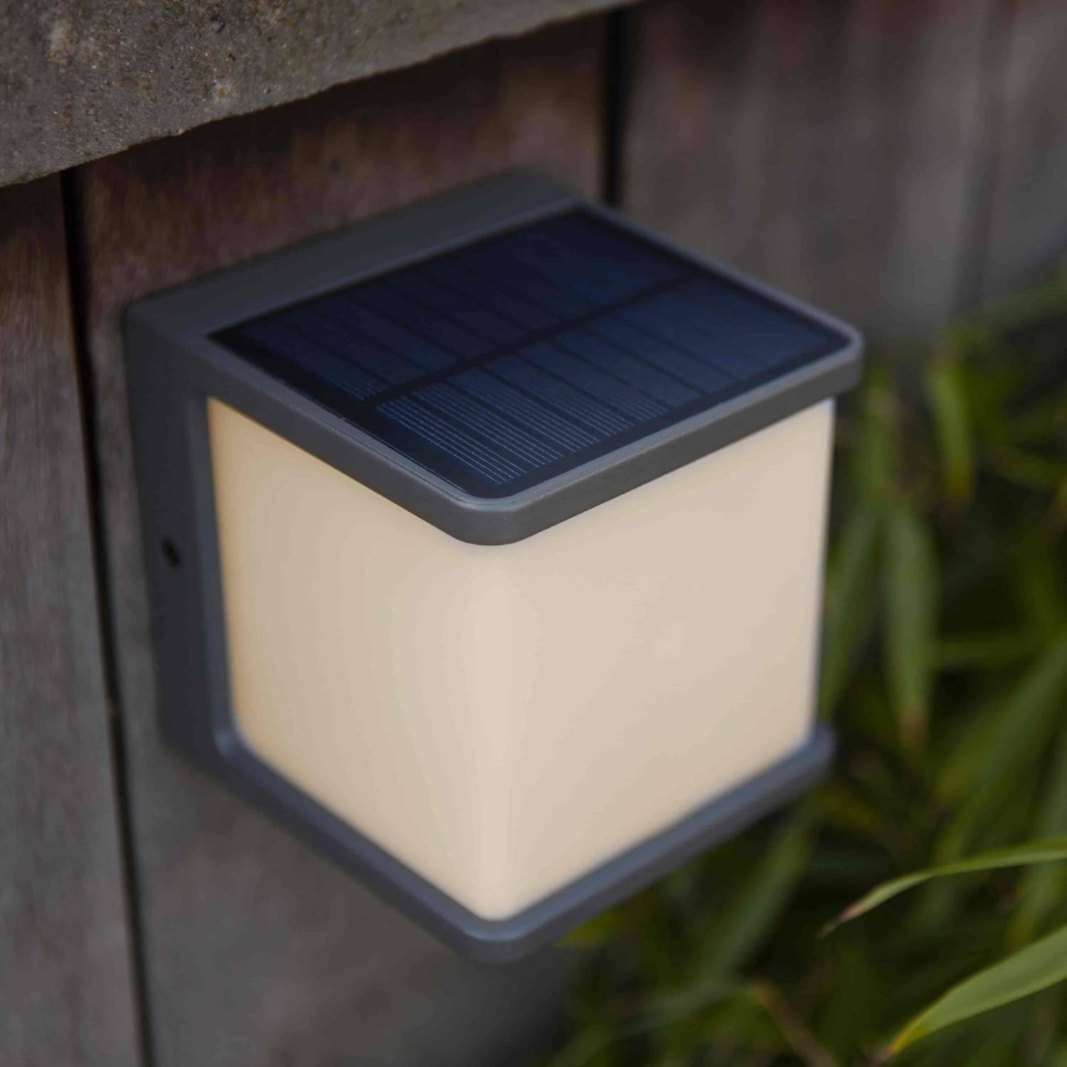 Doblo - Solar Wall Light - Aluminium - Dark Grey