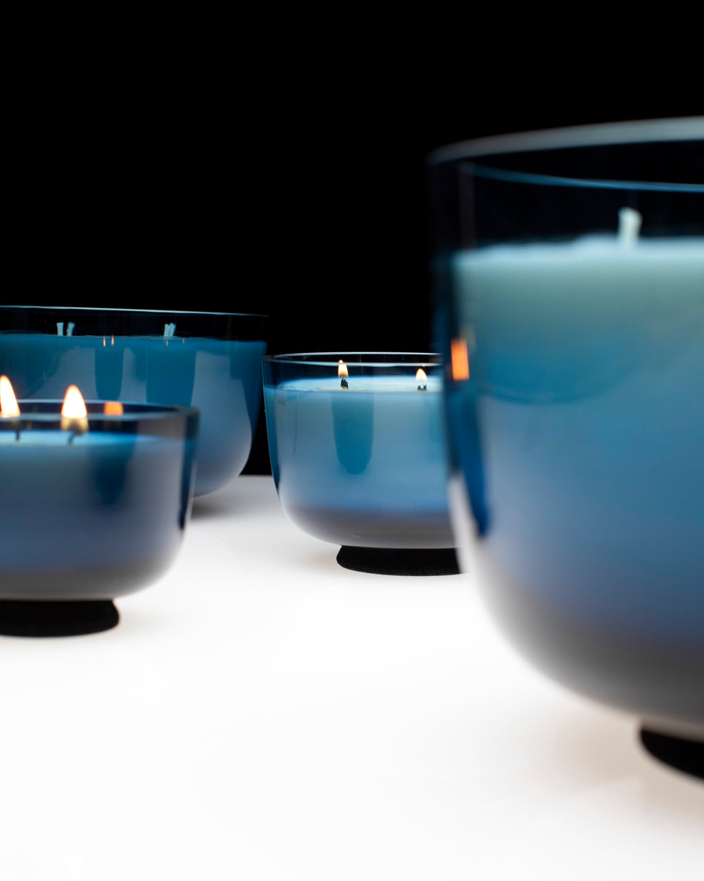 Candles Panarea - Bougie D'ambiance - S - Cire De Soja Et Paraffine - Bleu Foncé