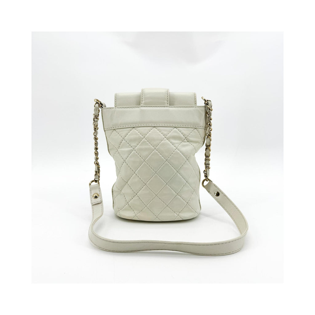 Sac Porté Épaule Chanel Cc Lock Flap Bucket Small Cuir - Blanc
