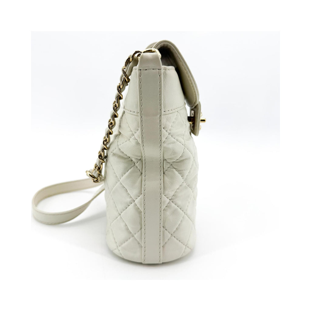 Sac Porté Épaule Chanel Cc Lock Flap Bucket Small Cuir - Blanc
