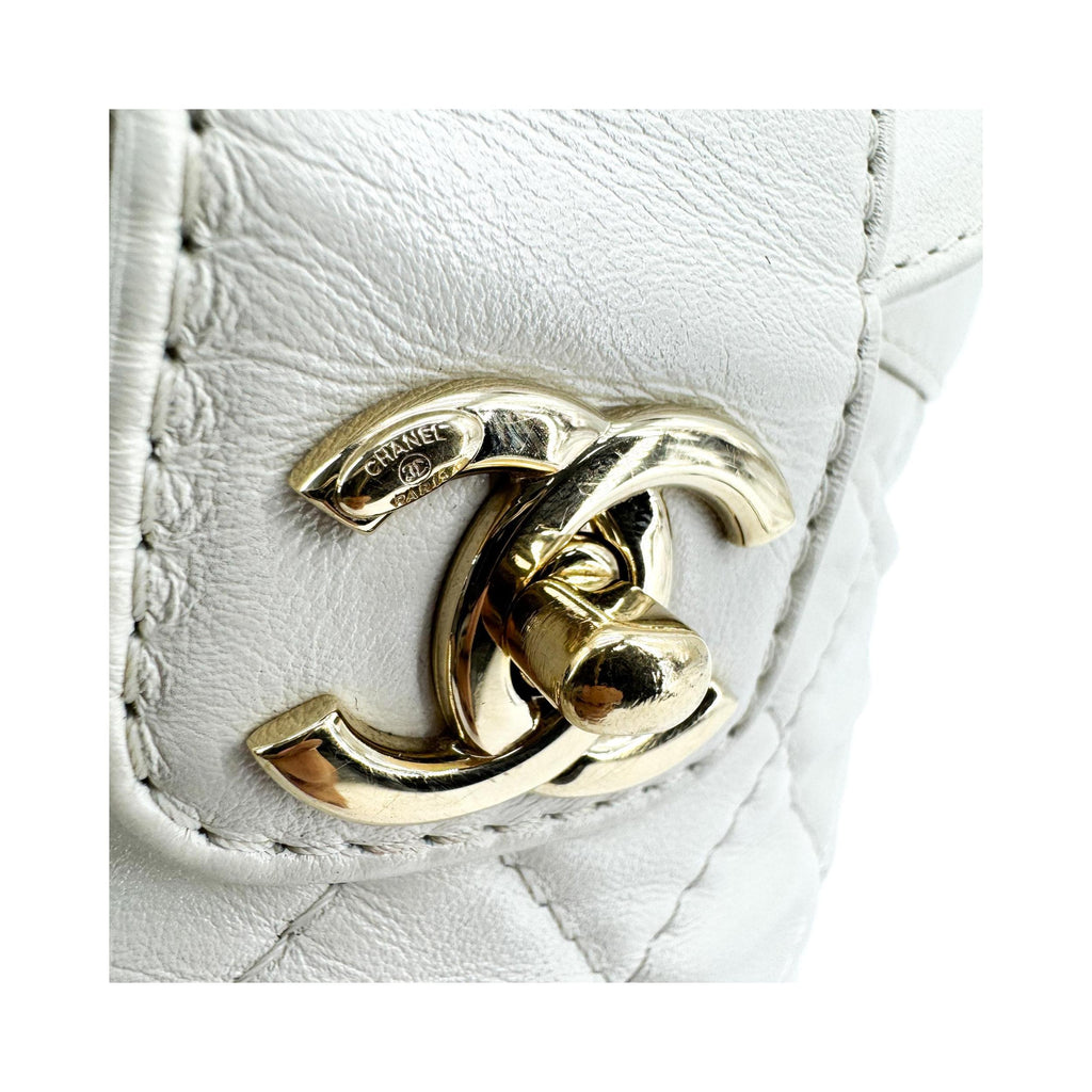 Sac Porté Épaule Chanel Cc Lock Flap Bucket Small Cuir - Blanc